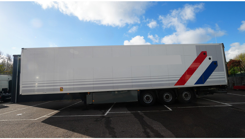 Schmitz Cargobull 3 AXLE FRIGO TRAILER WITH THERMO KING BI-TEMP - Semi-remorque frigorifique: photos 1 Schmitz Cargobull 3 AXLE FRIGO TRAILER WITH THERMO KING BI-TEMP - Semi-remorque frigorifique: photos 1