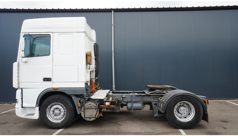 DAF XF 95.380 SC MANUAL GEARBOX - Tracteur routier: photos 1 DAF XF 95.380 SC MANUAL GEARBOX - Tracteur routier: photos 1
