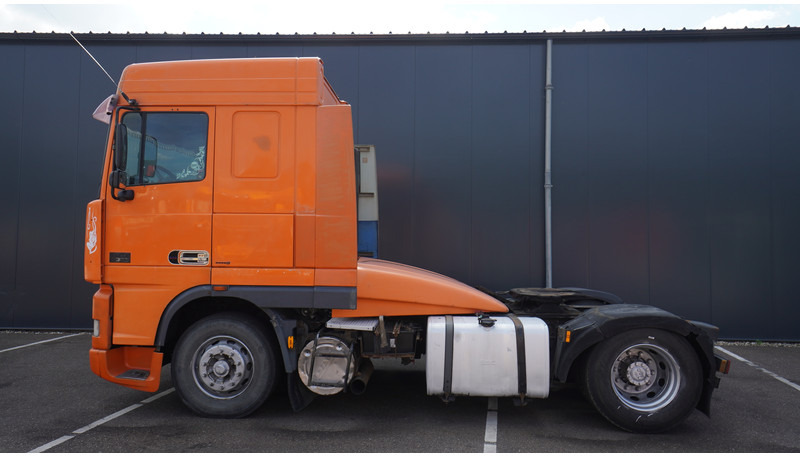 DAF XF 95.380 SC MANUAL GEARBOX - Tracteur routier: photos 1 DAF XF 95.380 SC MANUAL GEARBOX - Tracteur routier: photos 1