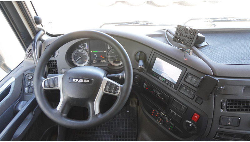 DAF XF450 FTP SC 6X2 SPACECAB - Tracteur routier: photos 5 DAF XF450 FTP SC 6X2 SPACECAB - Tracteur routier: photos 5