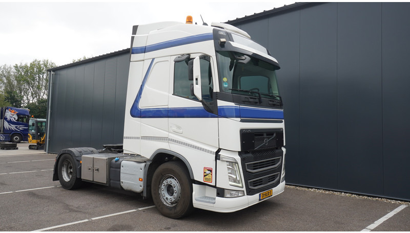 Volvo FH 420 ADR EURO 6 GLOBETROTTER - Tracteur routier: photos 4 Volvo FH 420 ADR EURO 6 GLOBETROTTER - Tracteur routier: photos 4