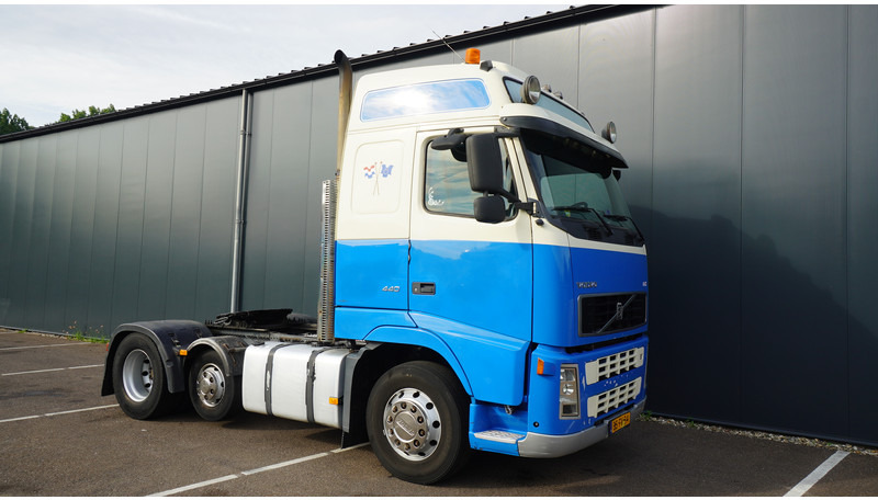 Volvo FH 440 6X2 GLOBETROTTER EURO 3 - Tracteur routier: photos 4 Volvo FH 440 6X2 GLOBETROTTER EURO 3 - Tracteur routier: photos 4