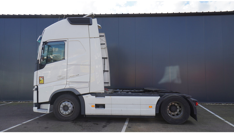 Volvo FH 500 GLOBETROTTER 847.000KM - Tracteur routier: photos 1 Volvo FH 500 GLOBETROTTER 847.000KM - Tracteur routier: photos 1