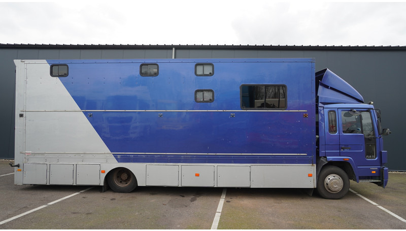 Volvo FL 6-9 HORSE TRANSPORT 341.000KM MANUAL GEARBOX - Camion chevaux: photos 2 Volvo FL 6-9 HORSE TRANSPORT 341.000KM MANUAL GEARBOX - Camion chevaux: photos 2