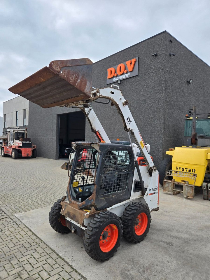 Bobcat S450 - Chargeuse sur pneus: photos 1 Bobcat S450 - Chargeuse sur pneus: photos 1