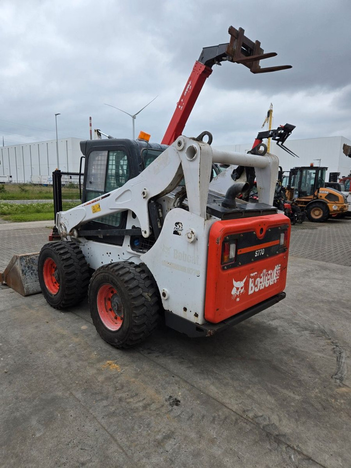 Bobcat S770 - Chargeuse sur pneus: photos 5 Bobcat S770 - Chargeuse sur pneus: photos 5