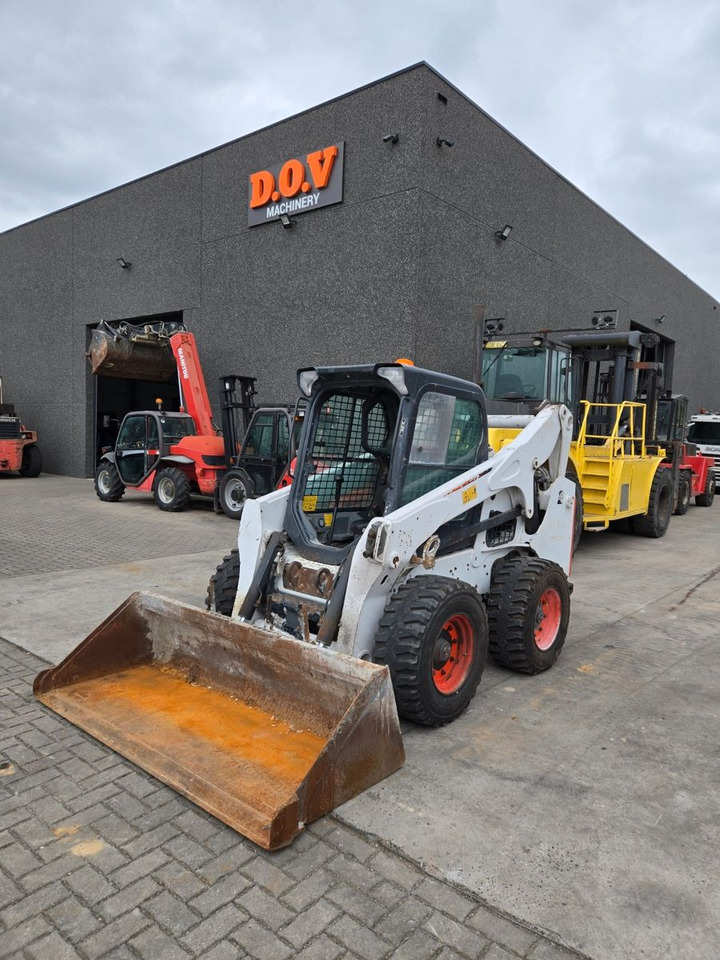 Bobcat S770 - Chargeuse sur pneus: photos 3 Bobcat S770 - Chargeuse sur pneus: photos 3