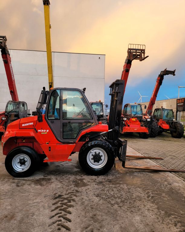 Manitou M30-2 - Chariot élévateur diesel: photos 4 Manitou M30-2 - Chariot élévateur diesel: photos 4