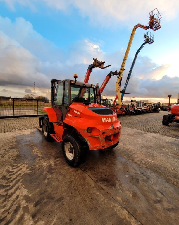 Manitou M30-2 - Chariot élévateur diesel: photos 3 Manitou M30-2 - Chariot élévateur diesel: photos 3
