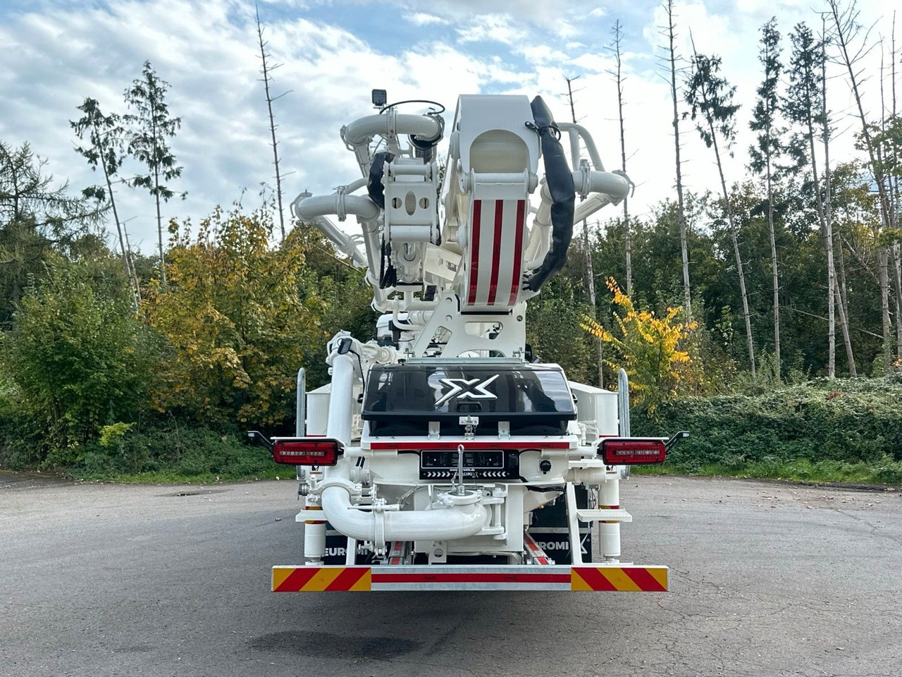 MAN TGS 26.510 6x4 SWAN TSP 38-5 160RZ ( 38m ) - Camion malaxeur: photos 5 MAN TGS 26.510 6x4 SWAN TSP 38-5 160RZ ( 38m ) - Camion malaxeur: photos 5