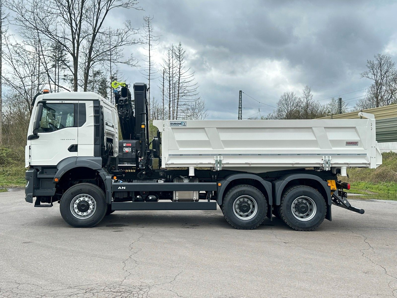 MAN TGS 33.440 6x6 /3-Seiten- Kipper / HIAB 228-4 - Camion benne, Camion grue: photos 4 MAN TGS 33.440 6x6 /3-Seiten- Kipper / HIAB 228-4 - Camion benne, Camion grue: photos 4