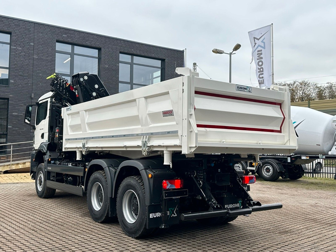 MAN TGS 33.440 6x6 /3-Seiten- Kipper / Kran HIAB 302 MAN TGS 33.440 6x6 /3-Seiten- Kipper / Kran HIAB 302 - Camion benne, Camion grue: photos 4 MAN TGS 33.440 6x6 /3-Seiten- Kipper / Kran HIAB 302 MAN TGS 33.440 6x6 /3-Seiten- Kipper / Kran HIAB 302 - Camion benne, Camion grue: photos 4