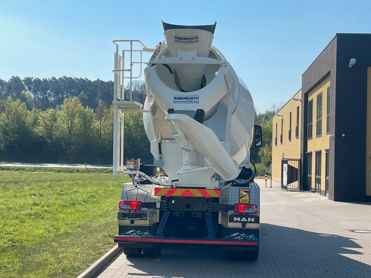 MAN TGS 35.470 8x4 EuromixMTP EM 10 L 10xVORHANDEN - Camion malaxeur: photos 5 MAN TGS 35.470 8x4 EuromixMTP EM 10 L 10xVORHANDEN - Camion malaxeur: photos 5