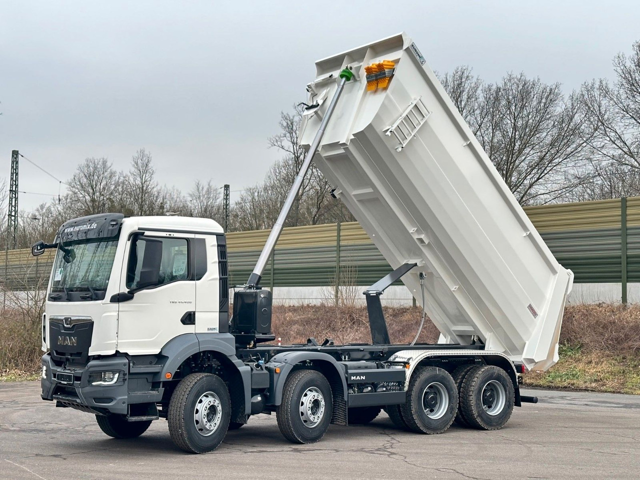 MAN TGS 41.400 8x4 / EUROMIX MTP 20m³/ EURO 5 - Camion benne: photos 1 MAN TGS 41.400 8x4 / EUROMIX MTP 20m³/ EURO 5 - Camion benne: photos 1