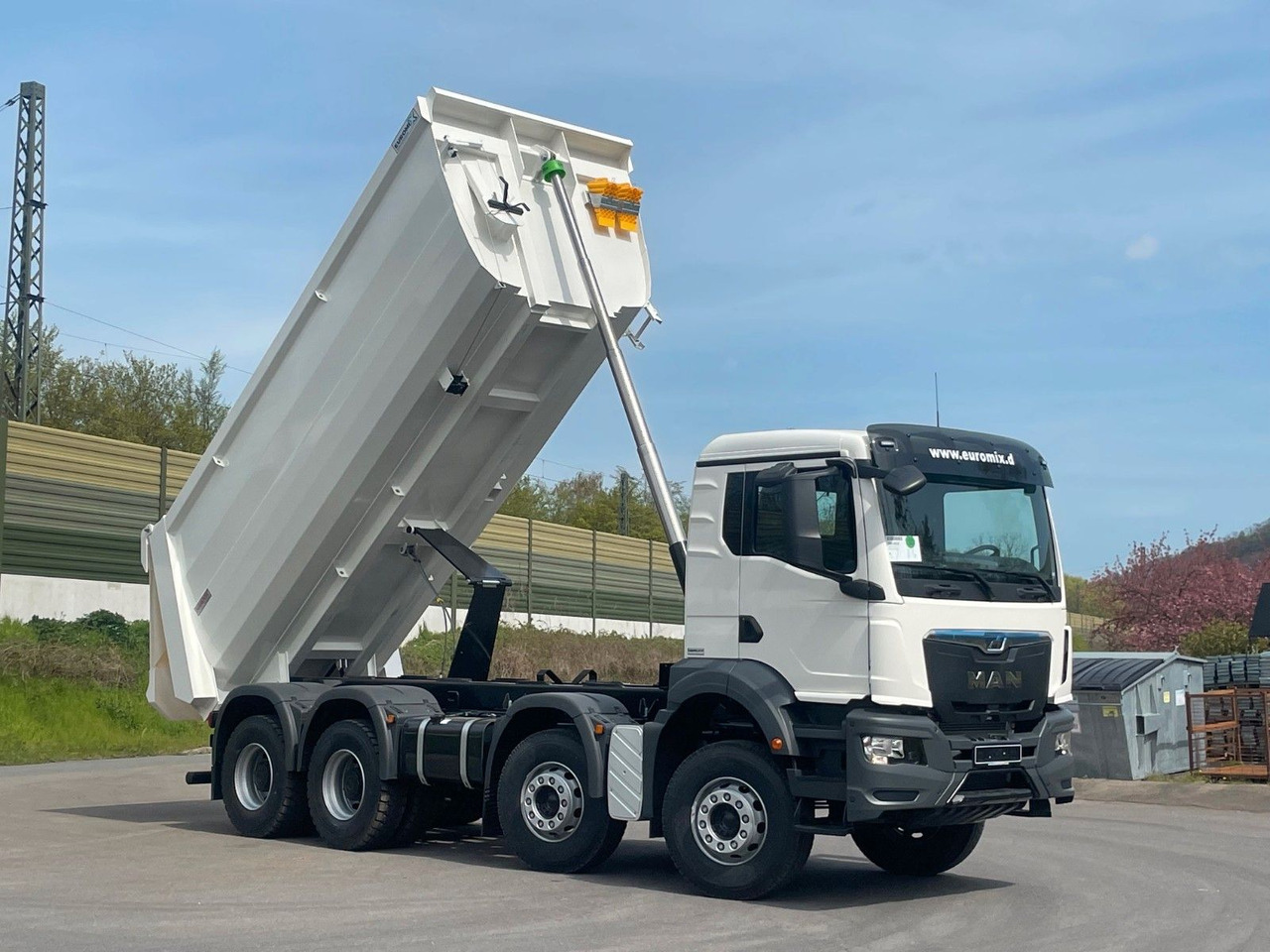 MAN TGS 41.400 8x4 / EUROMIX MTP 20m³/ EURO2 Kipper - Camion multibenne: photos 1 MAN TGS 41.400 8x4 / EUROMIX MTP 20m³/ EURO2 Kipper - Camion multibenne: photos 1