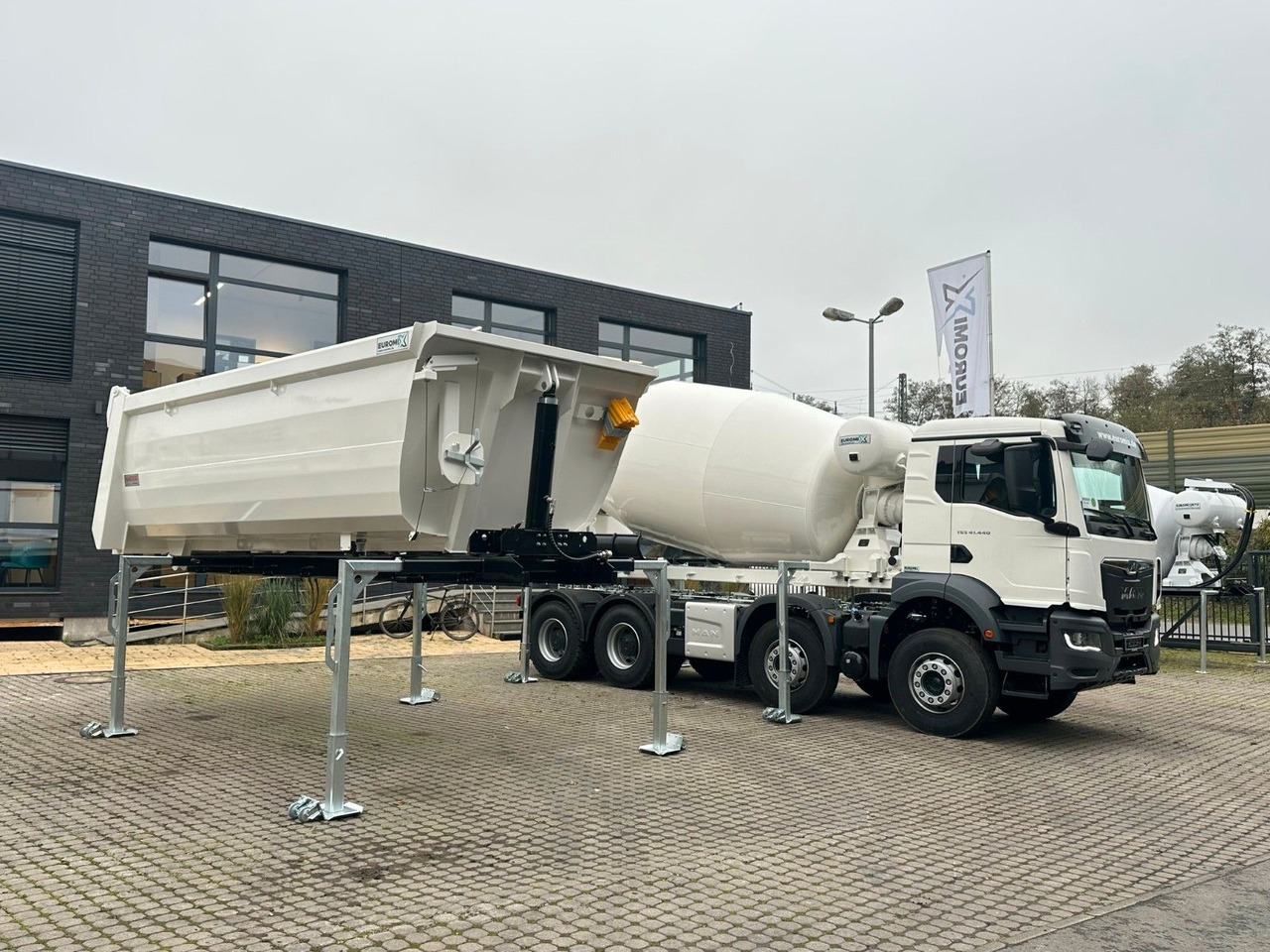 MAN TGS 41.480 8x4 WECHSELSYSTEM KIPPER+MISCHER - Camion malaxeur, Benne pour poids lourds: photos 3 MAN TGS 41.480 8x4 WECHSELSYSTEM KIPPER+MISCHER - Camion malaxeur, Benne pour poids lourds: photos 3