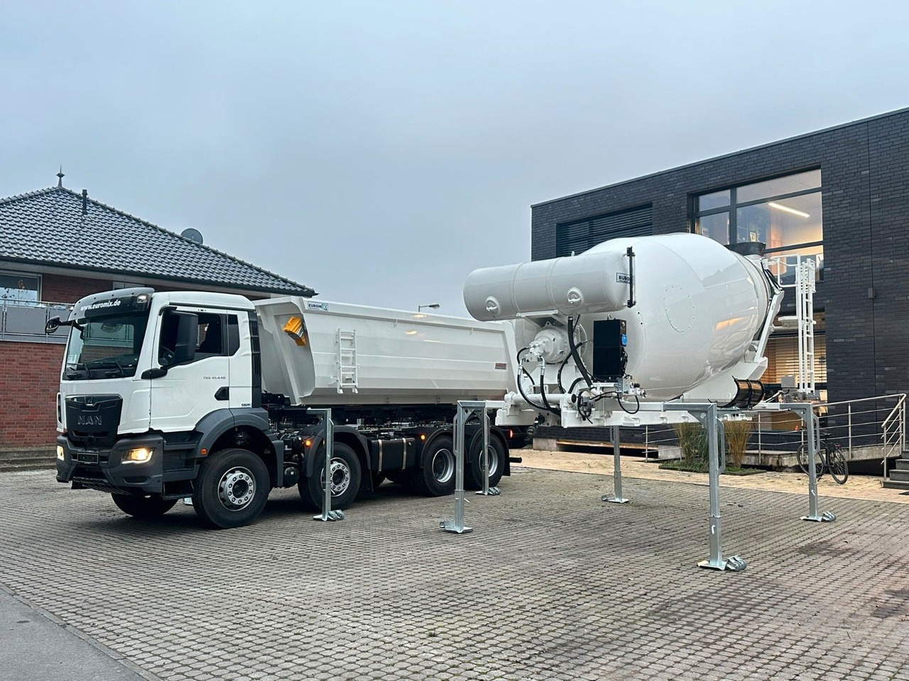 MAN TGS 41.480 8x4 WECHSELSYSTEM KIPPER+MISCHER - Camion malaxeur: photos 3 MAN TGS 41.480 8x4 WECHSELSYSTEM KIPPER+MISCHER - Camion malaxeur: photos 3