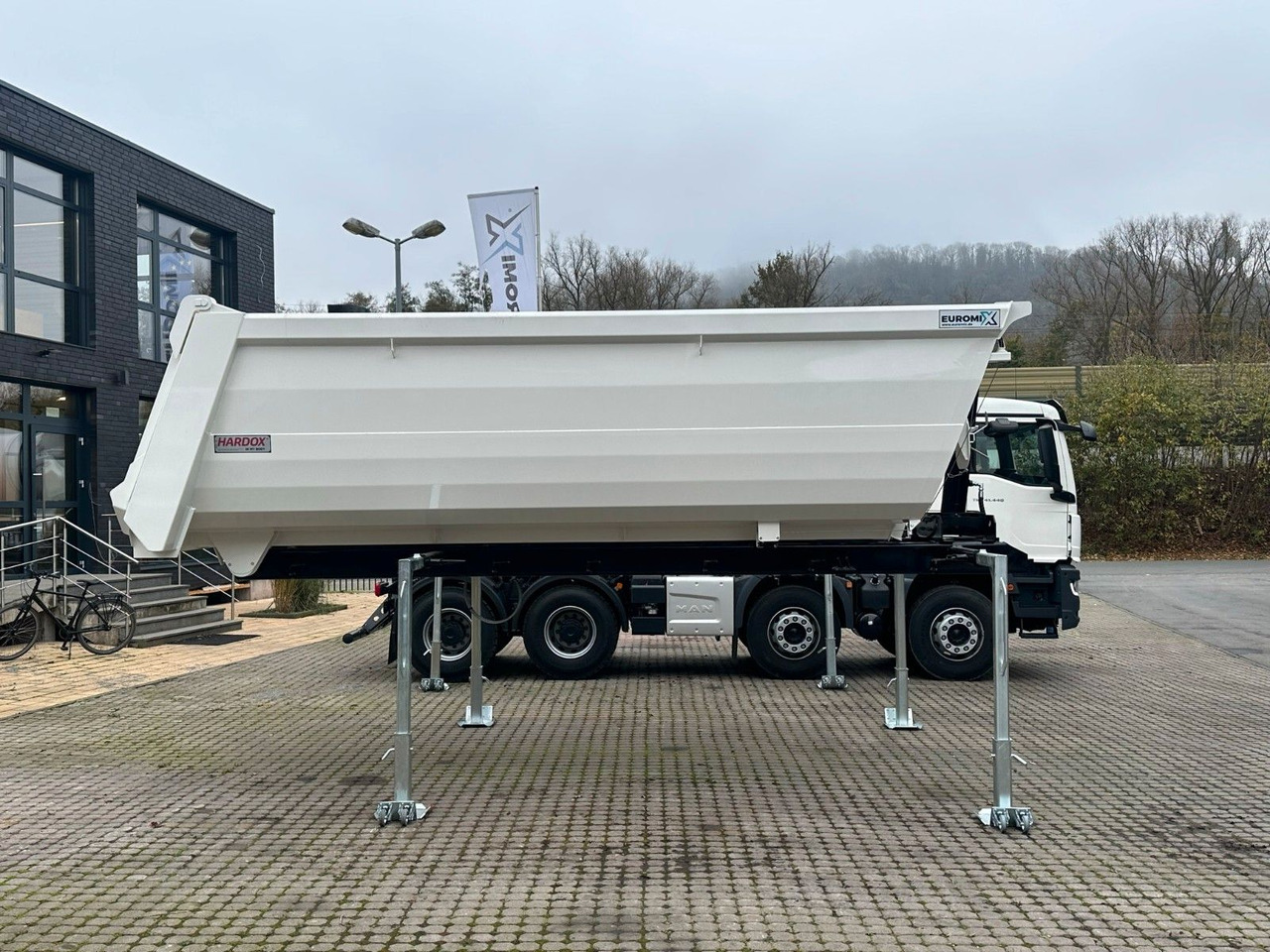 MAN TGS 41.480 8x4 WECHSELSYSTEM KIPPER+MISCHER MAN TGS 41.480 8x4 WECHSELSYSTEM KIPPER+MISCHER - Camion malaxeur: photos 5 MAN TGS 41.480 8x4 WECHSELSYSTEM KIPPER+MISCHER MAN TGS 41.480 8x4 WECHSELSYSTEM KIPPER+MISCHER - Camion malaxeur: photos 5