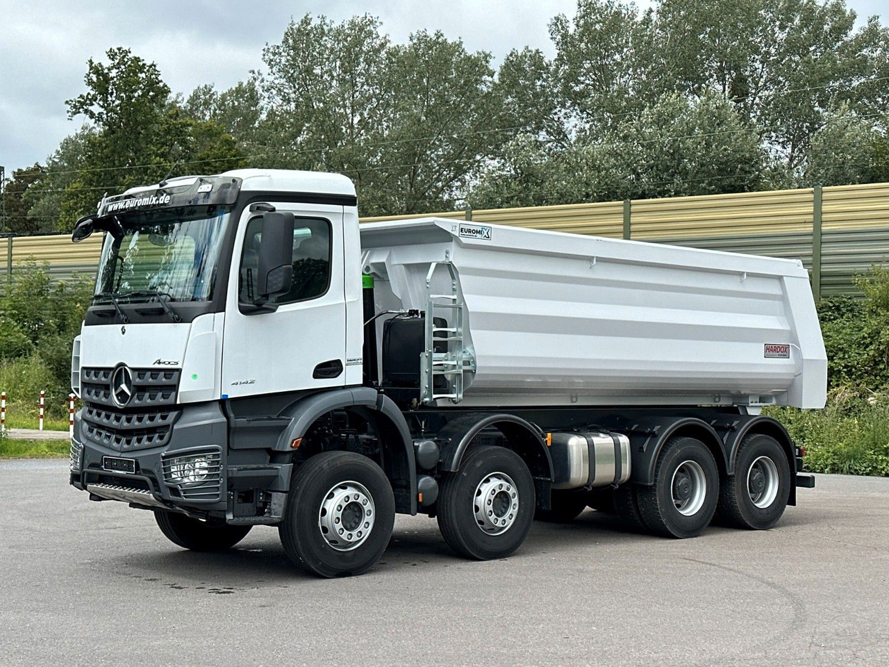 Mercedes-Benz 4142 8X4 Mulden- Kipper - EuromixMTP - Camion benne: photos 1 Mercedes-Benz 4142 8X4 Mulden- Kipper - EuromixMTP - Camion benne: photos 1