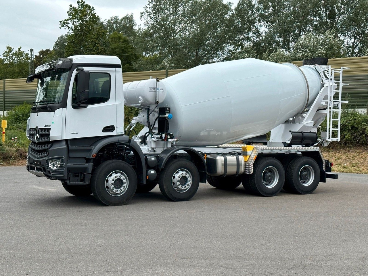 Mercedes-Benz AROCS 5 4142 B 8X4 Euro 3 EuromixMTP EM 10 - Camion malaxeur: photos 4 Mercedes-Benz AROCS 5 4142 B 8X4 Euro 3 EuromixMTP EM 10 - Camion malaxeur: photos 4
