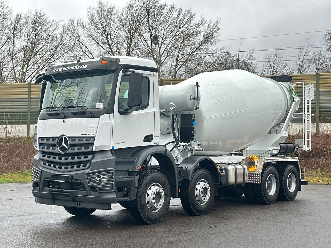 Mercedes-Benz AROCS 5 4242 8x4 Euro5 EuromixMTP EM 12m R - Camion malaxeur: photos 3 Mercedes-Benz AROCS 5 4242 8x4 Euro5 EuromixMTP EM 12m R - Camion malaxeur: photos 3