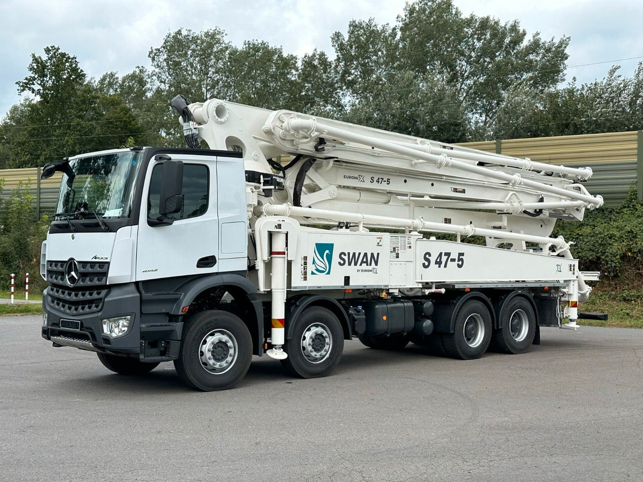 Mercedes-Benz Arocs 5 4142 8x4 SWAN TSP 47-5 160RZ ( 47m ) - Camion malaxeur: photos 4 Mercedes-Benz Arocs 5 4142 8x4 SWAN TSP 47-5 160RZ ( 47m ) - Camion malaxeur: photos 4