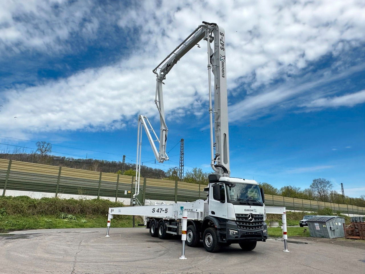 Mercedes-Benz Arocs 5 4542 8x4 SWAN TSP 47-5 160RZ ( 47m ) - Camion pompe: photos 4 Mercedes-Benz Arocs 5 4542 8x4 SWAN TSP 47-5 160RZ ( 47m ) - Camion pompe: photos 4
