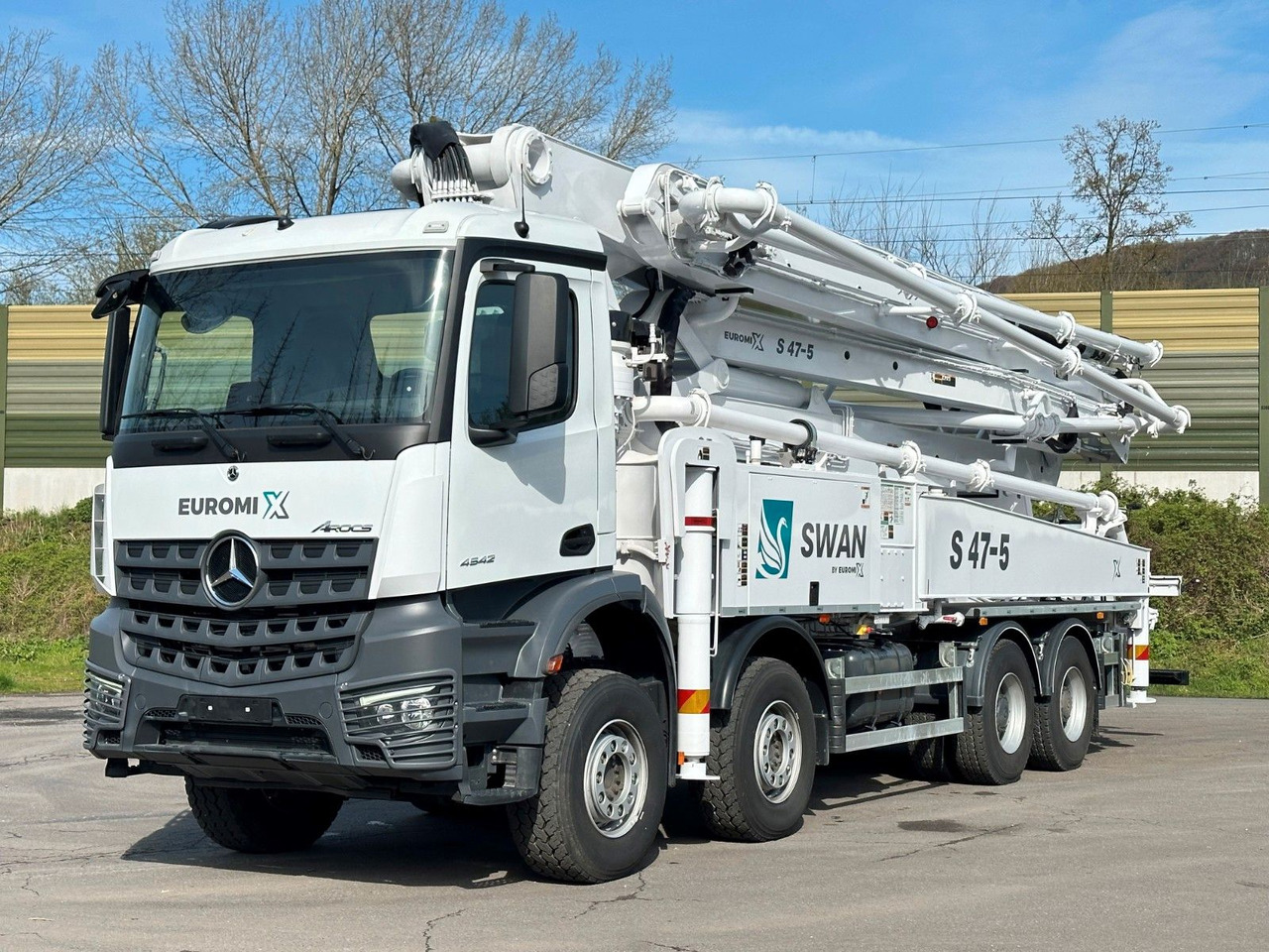 Mercedes-Benz Arocs 5 4542 8x4 SWAN TSP 47-5 160RZ ( 47m ) - Camion malaxeur: photos 1 Mercedes-Benz Arocs 5 4542 8x4 SWAN TSP 47-5 160RZ ( 47m ) - Camion malaxeur: photos 1