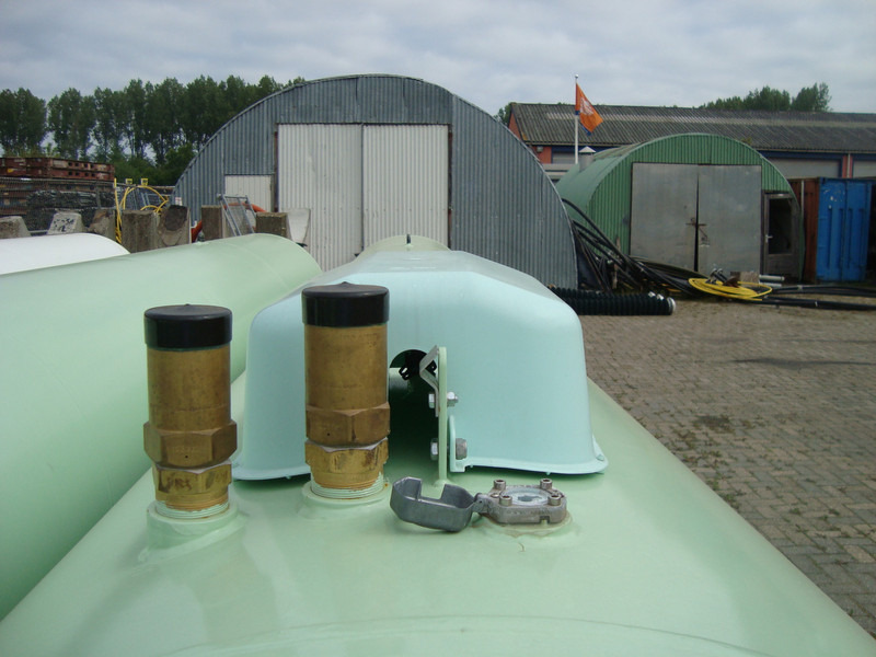 De Visser Propaan/Butaan LPG tank 9100 L gastank Propaan/Butaan LPG tank 9100 L (4,55 ton) Gastank Ø 1250 including tank fittings ID 11.10 L: 7790mm, 1350kg option of heating spiral - Réservoir de carburant pour Camion: photos 3 De Visser Propaan/Butaan LPG tank 9100 L gastank Propaan/Butaan LPG tank 9100 L (4,55 ton) Gastank Ø 1250 including tank fittings ID 11.10 L: 7790mm, 1350kg option of heating spiral - Réservoir de carburant pour Camion: photos 3