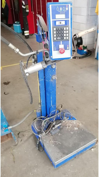 Filling unit Electronic scale gasbottle filling unit with push buttons LPG, GPL - Engins de chantier: photos 1 Filling unit Electronic scale gasbottle filling unit with push buttons LPG, GPL - Engins de chantier: photos 1