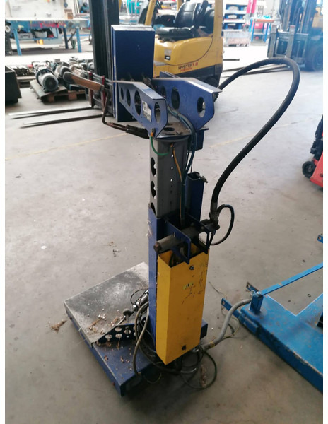 Filling unit Electronic scale gasbottle filling unit with push buttons LPG, GPL - Engins de chantier: photos 2 Filling unit Electronic scale gasbottle filling unit with push buttons LPG, GPL - Engins de chantier: photos 2