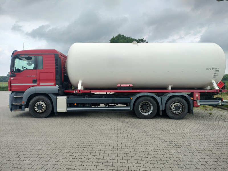 MAN TGS 26.400 6x2-4 LL 26900 Liter Gas tank truck ID 2.168 Rootselaar, flowmeter, pump - Camion citerne: photos 4 MAN TGS 26.400 6x2-4 LL 26900 Liter Gas tank truck ID 2.168 Rootselaar, flowmeter, pump - Camion citerne: photos 4