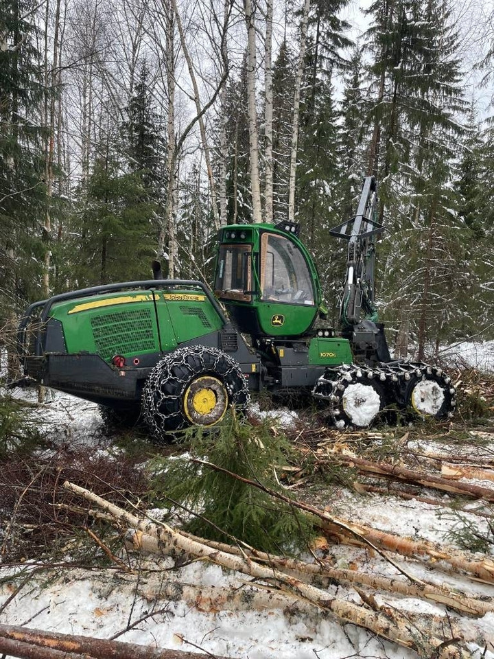 John Deere 1070 G - Abatteuse: photos 3 John Deere 1070 G - Abatteuse: photos 3