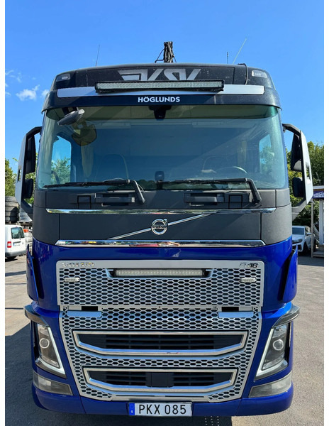 Volvo FH 6x4, Timber-truck + Jonsered 1080, 2017 - Camion grumier, Camion grue: photos 2 Volvo FH 6x4, Timber-truck + Jonsered 1080, 2017 - Camion grumier, Camion grue: photos 2