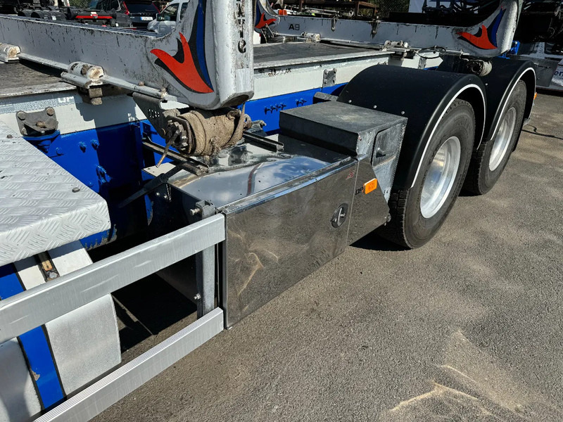 Volvo FH 6x4, Timber-truck + Jonsered 1080, 2017 - Camion grumier, Camion grue: photos 5 Volvo FH 6x4, Timber-truck + Jonsered 1080, 2017 - Camion grumier, Camion grue: photos 5