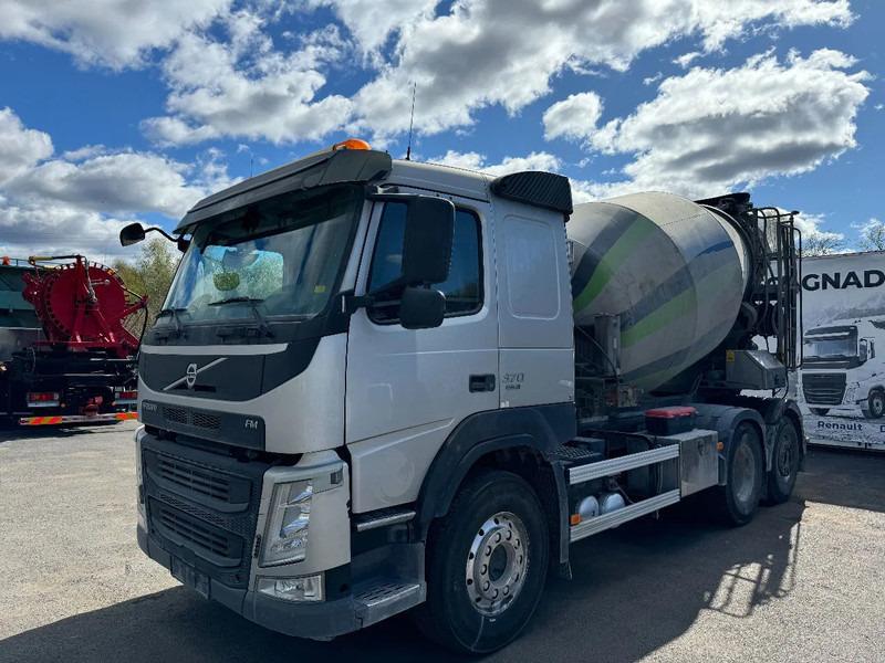 Volvo FM 370 6x2*4, 8m3 Mixer with Hyrdaul.-slide, 2016 - Camion malaxeur: photos 3 Volvo FM 370 6x2*4, 8m3 Mixer with Hyrdaul.-slide, 2016 - Camion malaxeur: photos 3