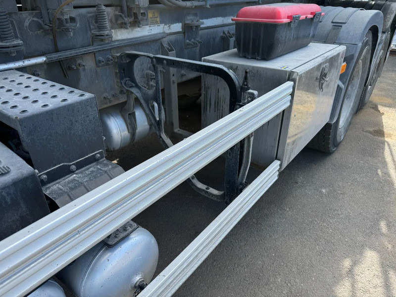 Volvo FM 370 6x2*4, 8m3 Mixer with Hyrdaul.-slide, 2016 - Camion malaxeur: photos 5 Volvo FM 370 6x2*4, 8m3 Mixer with Hyrdaul.-slide, 2016 - Camion malaxeur: photos 5