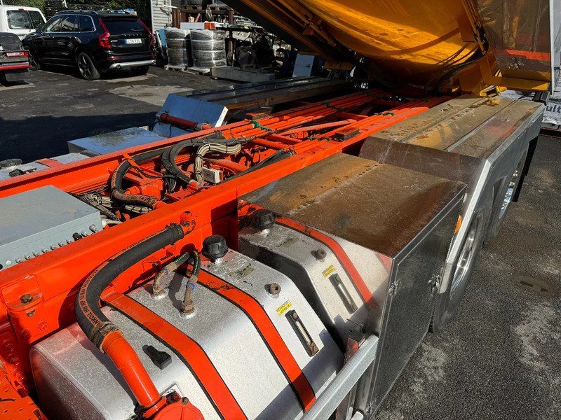 Volvo FMX 450 Combi Vacuum/Pressure 14m3 (1,5 + 12,5m3), 2017 - Camion hydrocureur: photos 4 Volvo FMX 450 Combi Vacuum/Pressure 14m3 (1,5 + 12,5m3), 2017 - Camion hydrocureur: photos 4