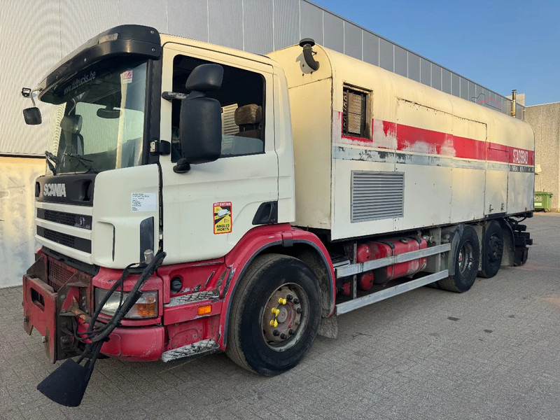 Scania P94-300 **BURTEC BITUM SPRAYER-BELGIAN TRUCK** - Camion: photos 1 Scania P94-300 **BURTEC BITUM SPRAYER-BELGIAN TRUCK** - Camion: photos 1