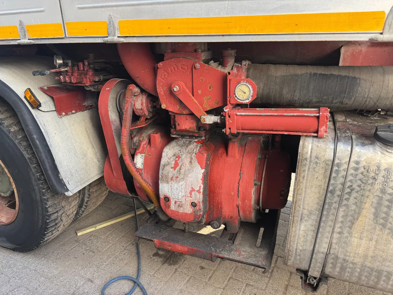 Iveco Turbostar 190.30 **6X2-FULL STEEL-VACUUMTRUCK-VIDANGEUR** - Camion hydrocureur: photos 5 Iveco Turbostar 190.30 **6X2-FULL STEEL-VACUUMTRUCK-VIDANGEUR** - Camion hydrocureur: photos 5