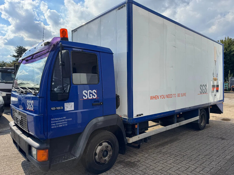 MAN L2000 **HEAVY LOADINGRAMP-MACHINERY TRANSPORTER** - Camion porte-voitures: photos 1 MAN L2000 **HEAVY LOADINGRAMP-MACHINERY TRANSPORTER** - Camion porte-voitures: photos 1