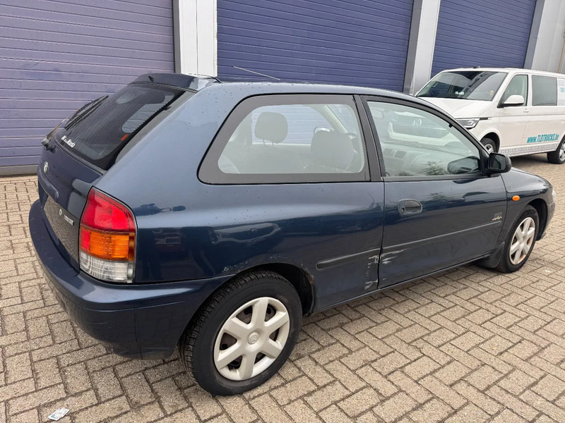 Mazda 323 **PETROL-ESSENCE-BELGIUM CAR** - Berline: photos 4 Mazda 323 **PETROL-ESSENCE-BELGIUM CAR** - Berline: photos 4