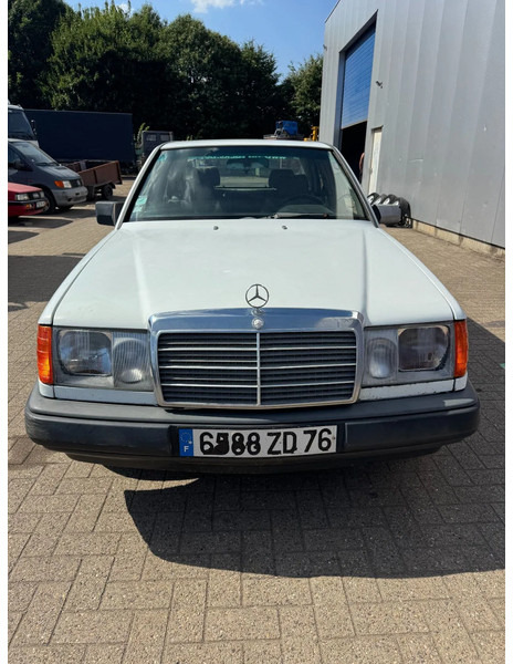 Mercedes-Benz 200-serie **W124-250D** - Berline: photos 2 Mercedes-Benz 200-serie **W124-250D** - Berline: photos 2