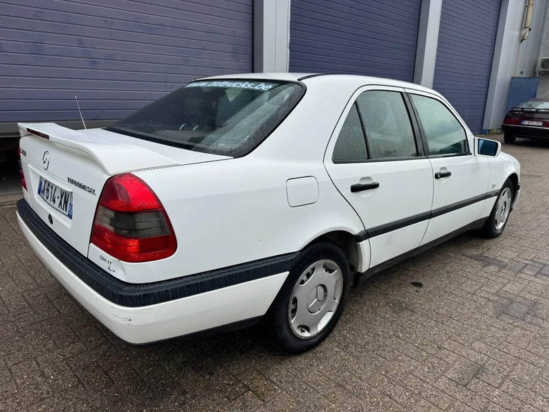 Mercedes-Benz C-Klasse **C250DIESEL** - Berline: photos 4 Mercedes-Benz C-Klasse **C250DIESEL** - Berline: photos 4