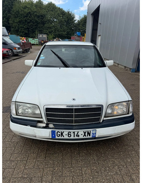 Mercedes-Benz C-Klasse **C250DIESEL** - Berline: photos 2 Mercedes-Benz C-Klasse **C250DIESEL** - Berline: photos 2