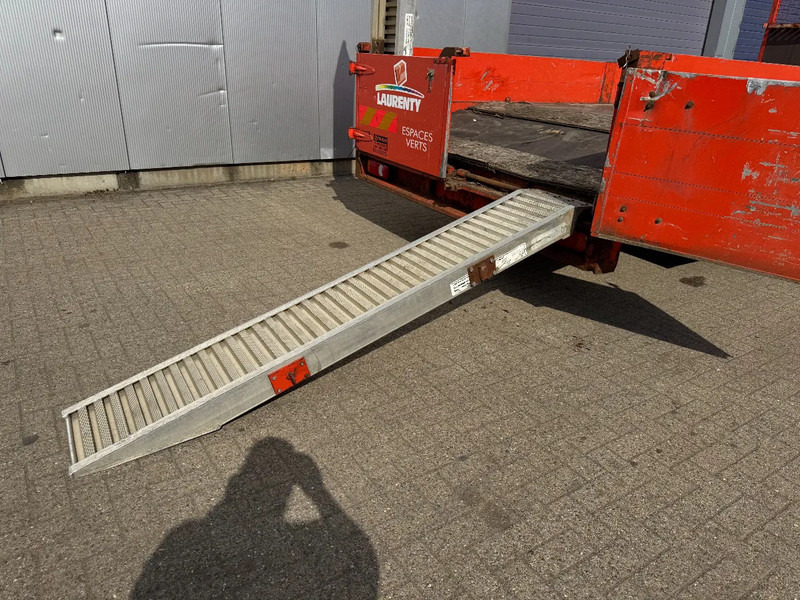 Camion porte-voitures Nissan ATLEON **80.14-MACHINERY/CARTRANSPORTER: photos 10 Camion porte-voitures Nissan ATLEON **80.14-MACHINERY/CARTRANSPORTER: photos 10