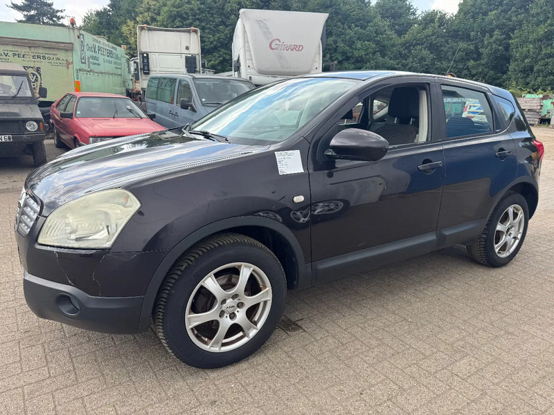 Nissan QASHQAI **DIESEL-AIRCO** - SUV: photos 1 Nissan QASHQAI **DIESEL-AIRCO** - SUV: photos 1