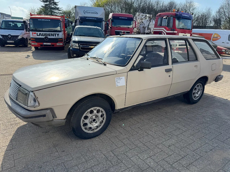 Renault 18 **ESSENCE-PETROL** - Voiture break: photos 1 Renault 18 **ESSENCE-PETROL** - Voiture break: photos 1