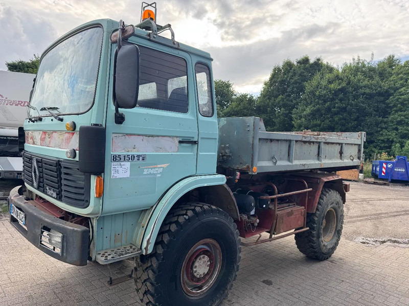 Renault Midliner **85-150 4X4-DUMPTRUCK-BENNE** - Camion benne: photos 5 Renault Midliner **85-150 4X4-DUMPTRUCK-BENNE** - Camion benne: photos 5