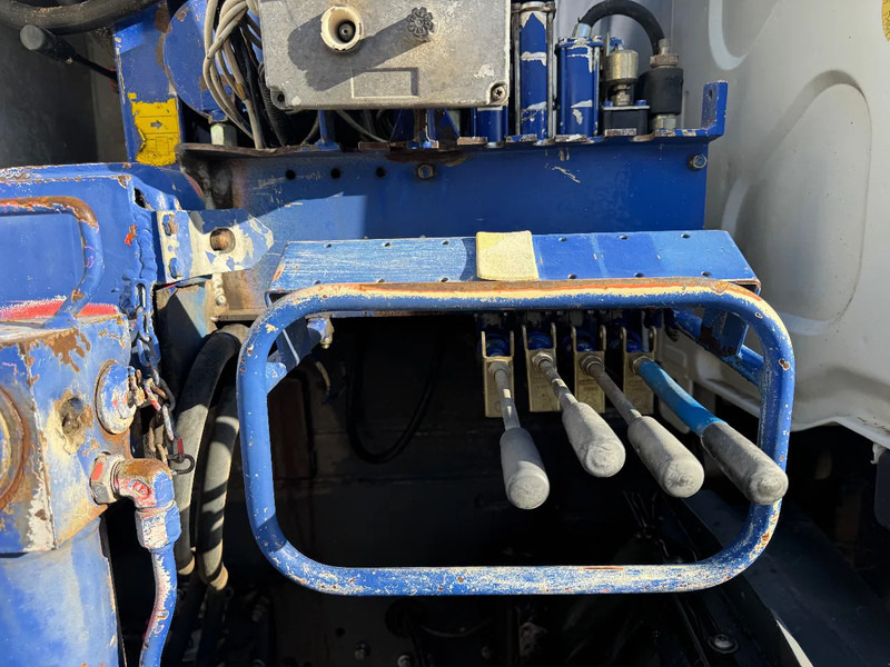 Camion benne, Camion grue Renault Midlum 270 **TIPPER+FASSI CRANE-FRENCH TRUCK**: photos 8 Camion benne, Camion grue Renault Midlum 270 **TIPPER+FASSI CRANE-FRENCH TRUCK**: photos 8